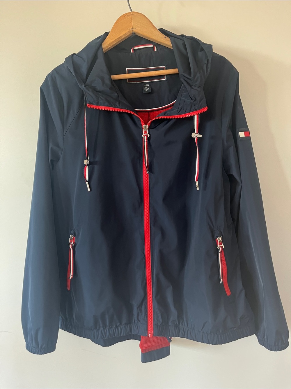 Tommy Hilfiger Navy Windbreaker Jacket with Hood & Red Accents size M